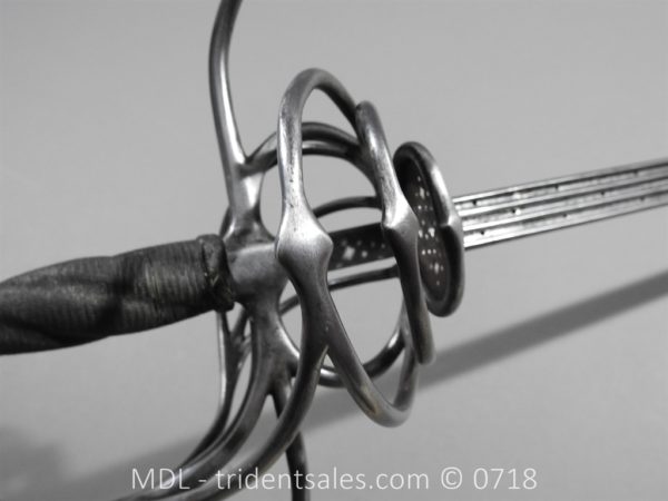 Italian Swept Rapier and Ensuite Dagger - Image 10