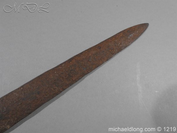 michaeldlong.com 5543 600x450 Left Hand Dagger 15th century