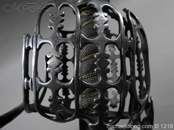 Scottish Officer's Sword Pinch of Snuff - Image 16