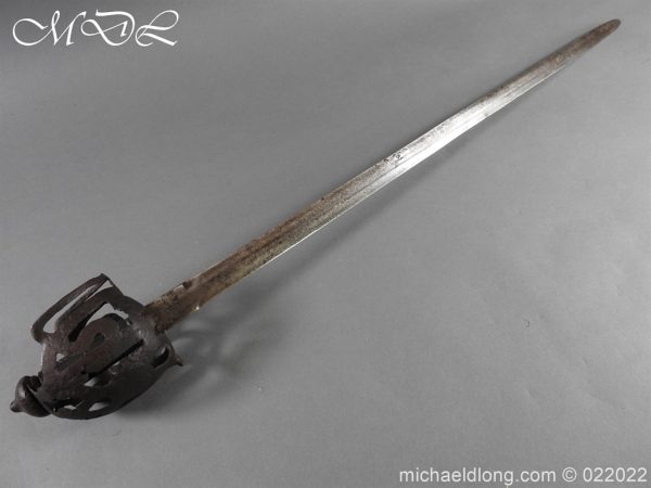 michaeldlong.com 25103 600x450 Scottish Beak Neb Ribbon Hilt Sword c 1650