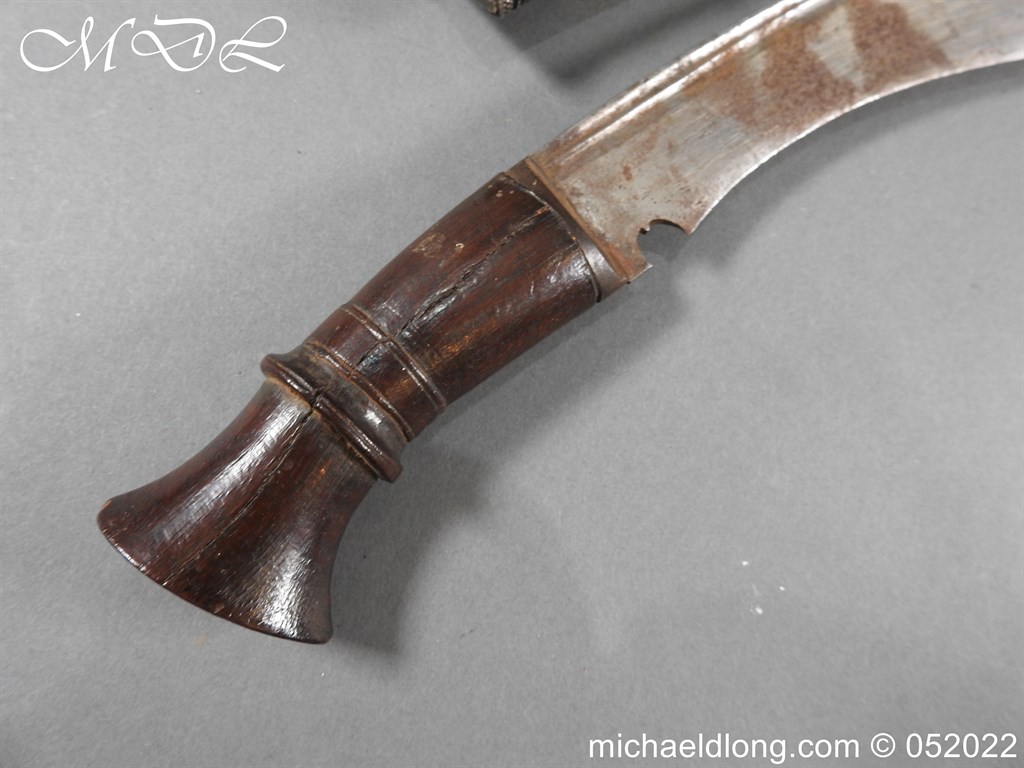 19th century Kukri or Khukuri with Silver Mounted Scabbard - Image 2