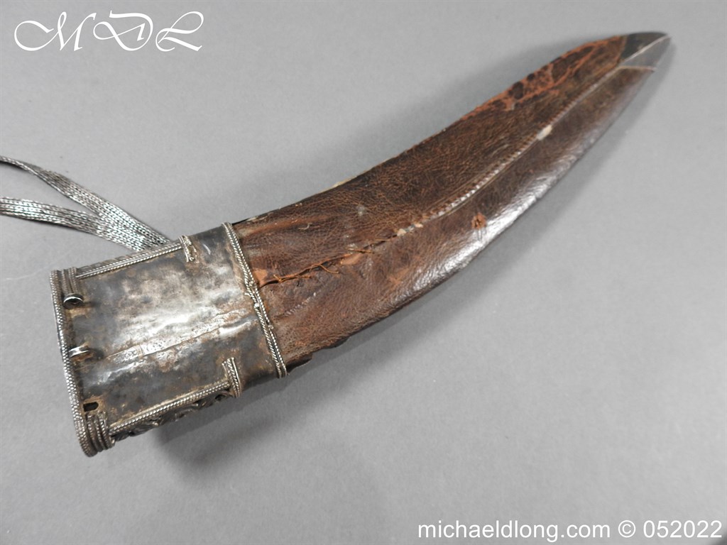 19th century Kukri or Khukuri with Silver Mounted Scabbard - Image 5
