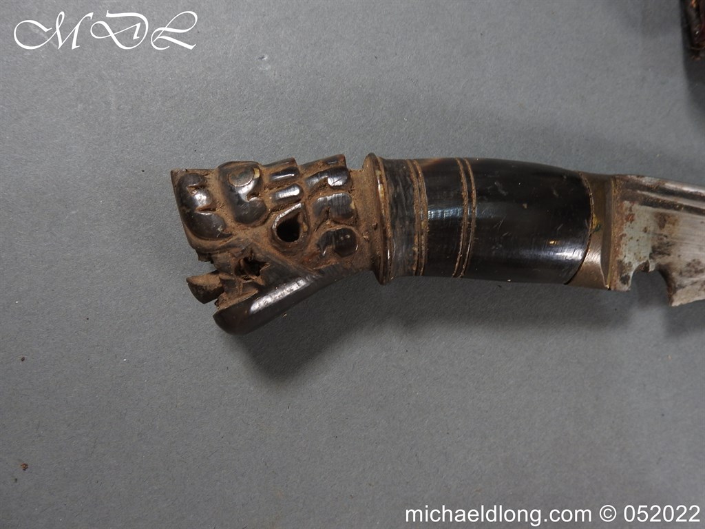 19th century Kukri or Khukuri Carved Hilt - Image 2