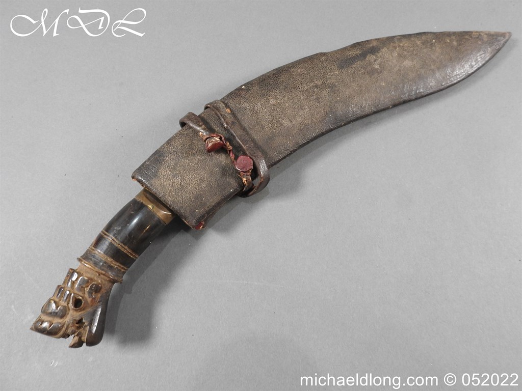 19th century Kukri or Khukuri Carved Hilt - Image 3