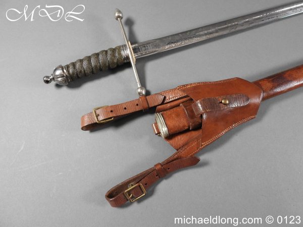 michaeldlong.com 3004895 600x450 Gordon Highlanders Edward 8th Cross Hilt Sword