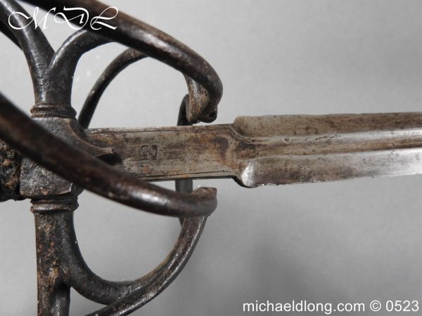 Swept Hilt Rapier c 1600 - Image 15