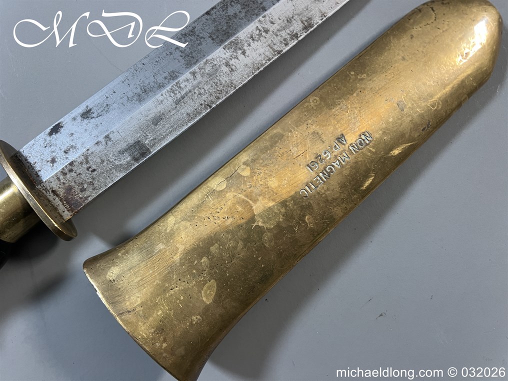 Divers Knife by Siebe Heinne England - Image 17